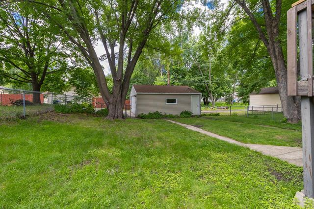 1557 Dale Street N, Saint Paul, MN 55117