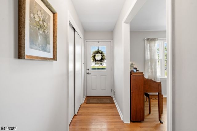 23 Strawberry Ln, Hillsborough Twp., NJ 08844