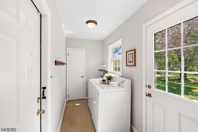 23 Strawberry Ln, Hillsborough Twp., NJ 08844