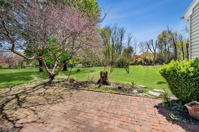 23 Strawberry Ln, Hillsborough Twp., NJ 08844