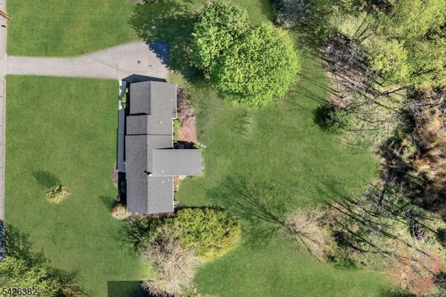 23 Strawberry Ln, Hillsborough Twp., NJ 08844