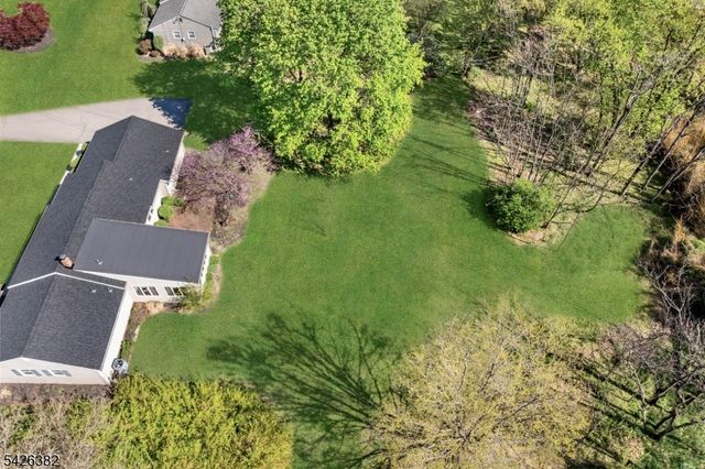 23 Strawberry Ln, Hillsborough Twp., NJ 08844