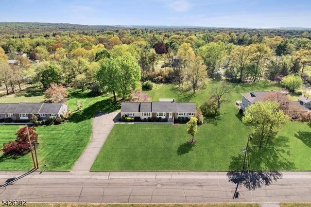 23 Strawberry Ln, Hillsborough Twp., NJ 08844