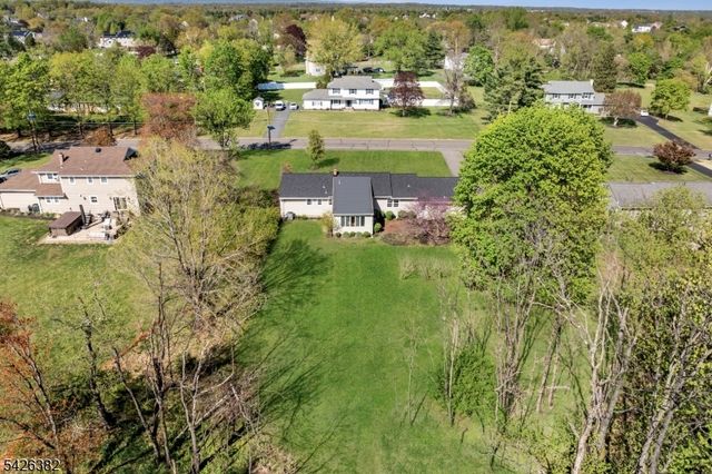 23 Strawberry Ln, Hillsborough Twp., NJ 08844