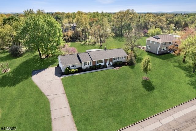 23 Strawberry Ln, Hillsborough Twp., NJ 08844