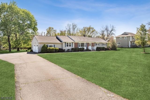 23 Strawberry Ln, Hillsborough Twp., NJ 08844