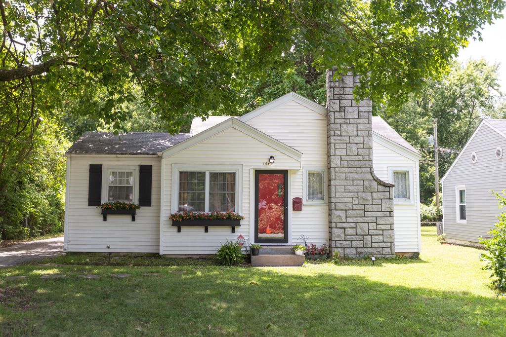 1540 East Cherokee Street, Springfield, MO 65804