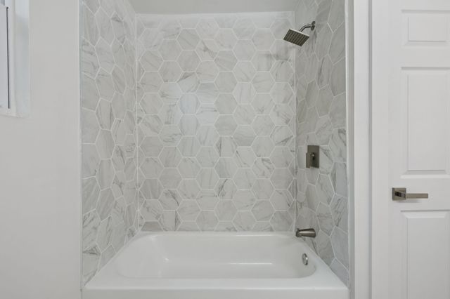 1016 Rustic Hills Dr, Ashland City, TN 37015