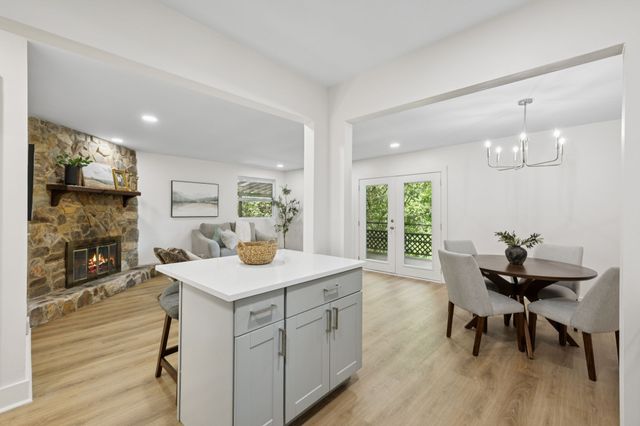 1016 Rustic Hills Dr, Ashland City, TN 37015