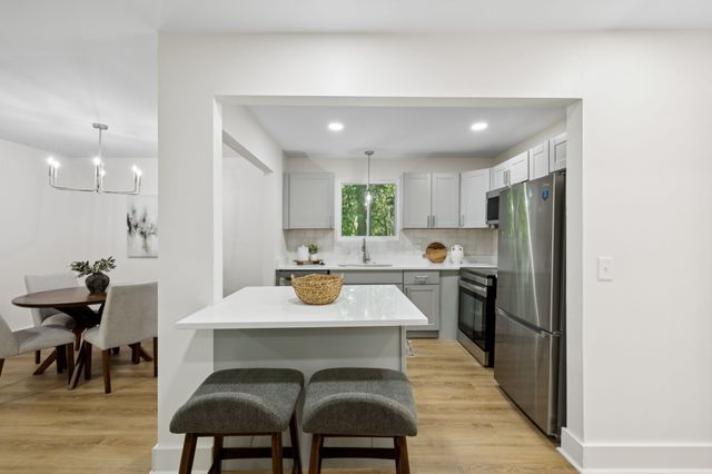 1016 Rustic Hills Dr, Ashland City, TN 37015