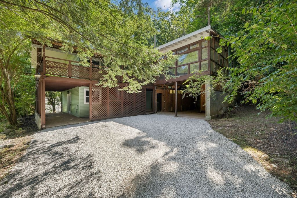 1016 Rustic Hills Dr, Ashland City, TN 37015