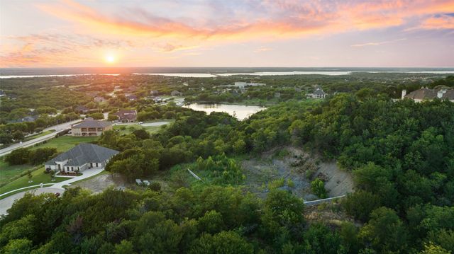 2401 Skyline Court, Cedar Hill, TX 75104