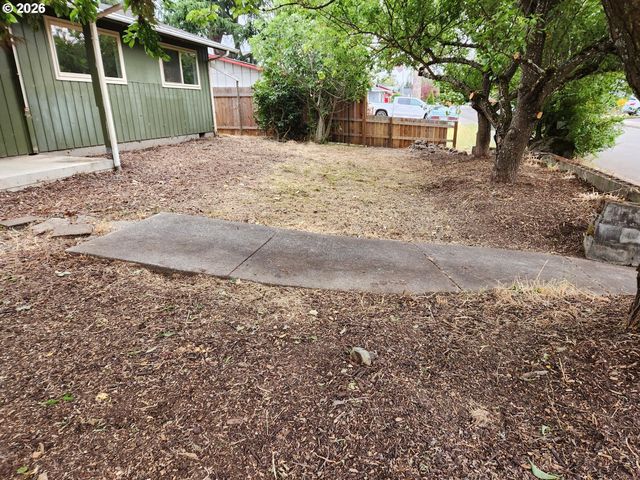 2155 BERWIN Ln, Eugene, OR 97404