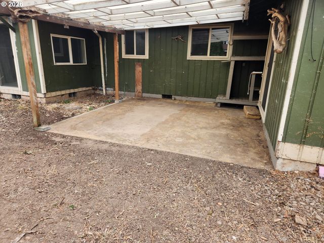 2155 BERWIN Ln, Eugene, OR 97404
