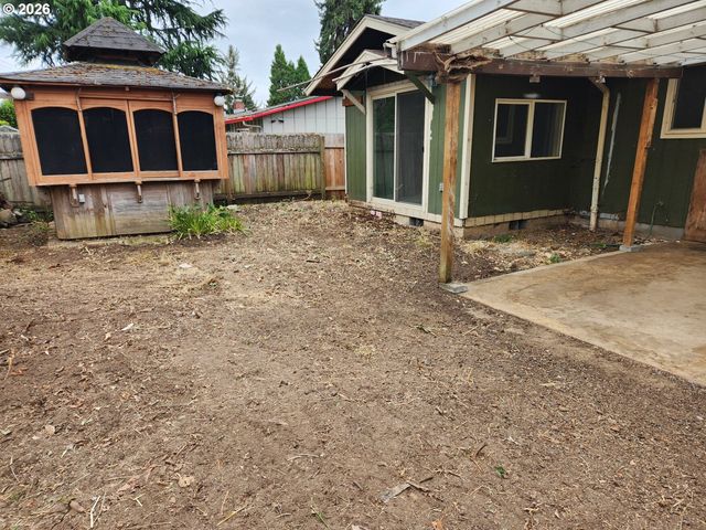 2155 BERWIN Ln, Eugene, OR 97404