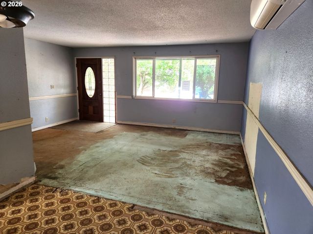 2155 BERWIN Ln, Eugene, OR 97404