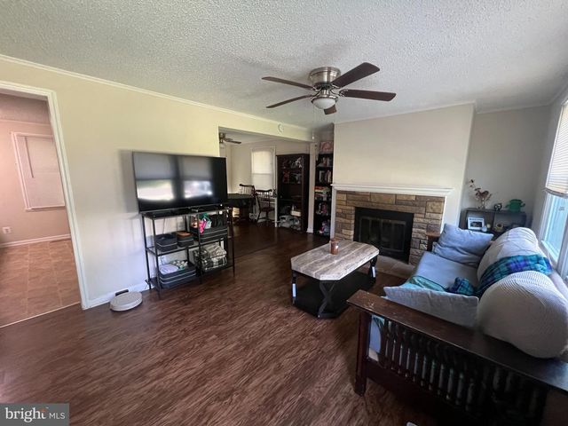6024 LORIELLA PARK DR, Fredericksburg, VA 22407