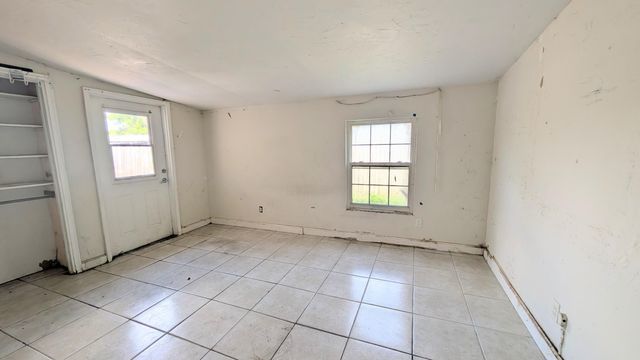 490 Tulip Tree Drive, Lake Worth, FL 33462