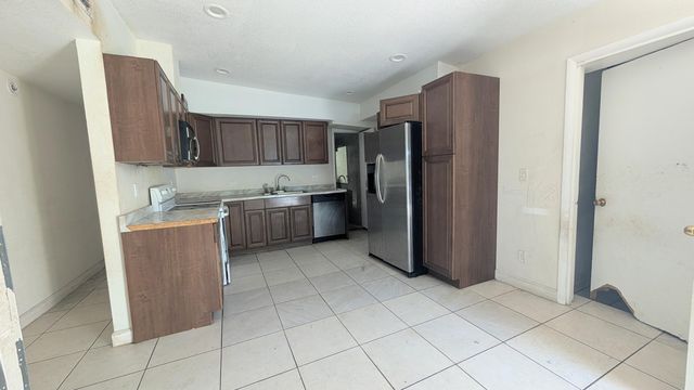 490 Tulip Tree Drive, Lake Worth, FL 33462