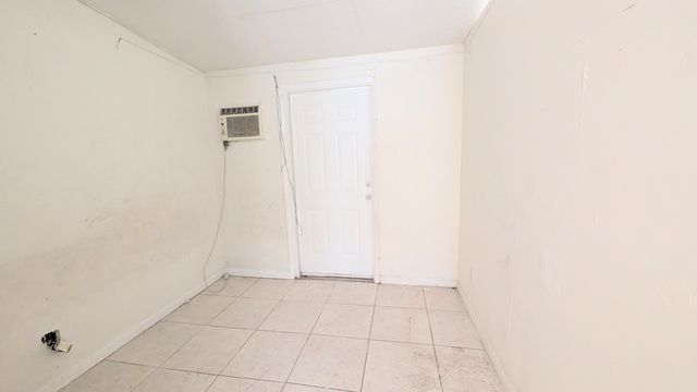 490 Tulip Tree Drive, Lake Worth, FL 33462