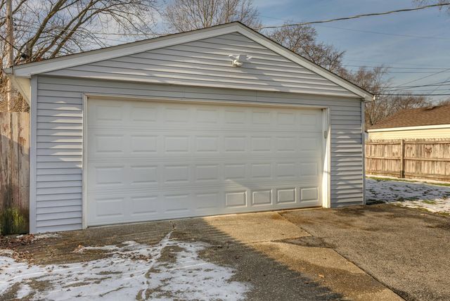 714 Juniper Road, Valparaiso, IN 46385