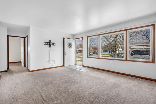 714 Juniper Road, Valparaiso, IN 46385