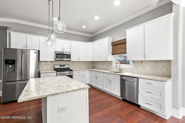 423 WALNUT Court, Jacksonville, FL 32206