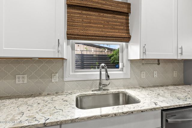 423 WALNUT Court, Jacksonville, FL 32206