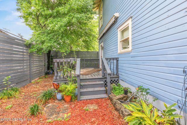 423 WALNUT Court, Jacksonville, FL 32206