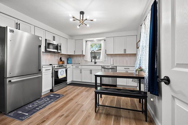 634 MEMORY AVENUE, Green Bay, WI 54301