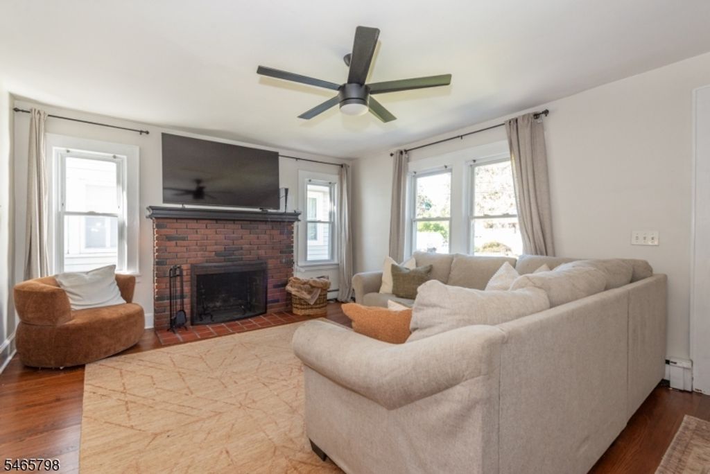 191 Horseneck Rd, Fairfield Twp., NJ 07004 — photo 3