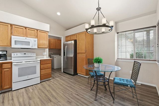 606 E Bridlewood Ct, Spokane, WA 99224