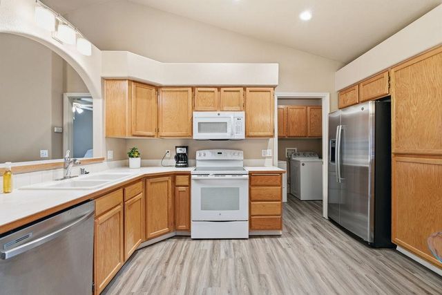 606 E Bridlewood Ct, Spokane, WA 99224