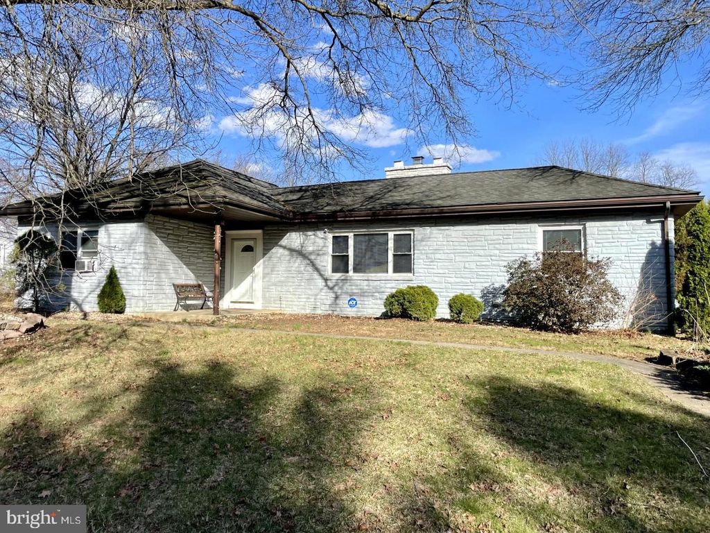 1343 CHURCH RD, Hershey, PA 17033