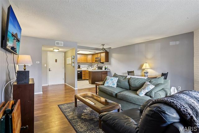 1440 Heritage Landing 208, St Charles, MO 63303