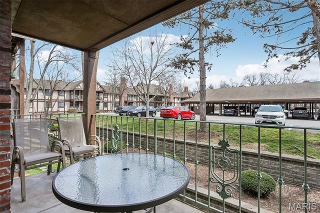 1440 Heritage Landing 208, St Charles, MO 63303