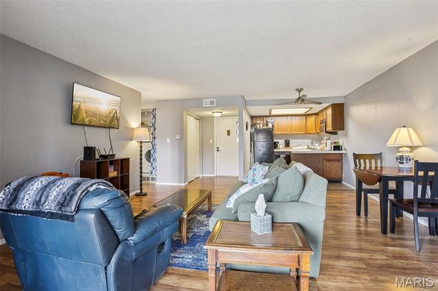 1440 Heritage Landing 208, St Charles, MO 63303