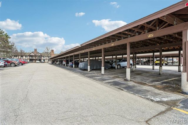 1440 Heritage Landing 208, St Charles, MO 63303