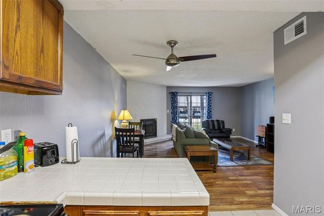 1440 Heritage Landing 208, St Charles, MO 63303