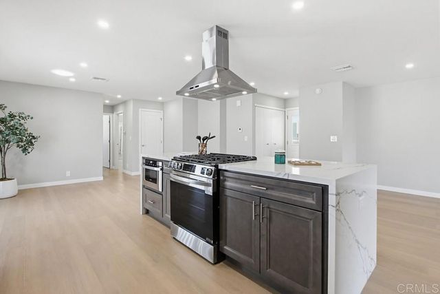 7320 San Bartolo St 217, Carlsbad, CA 92011