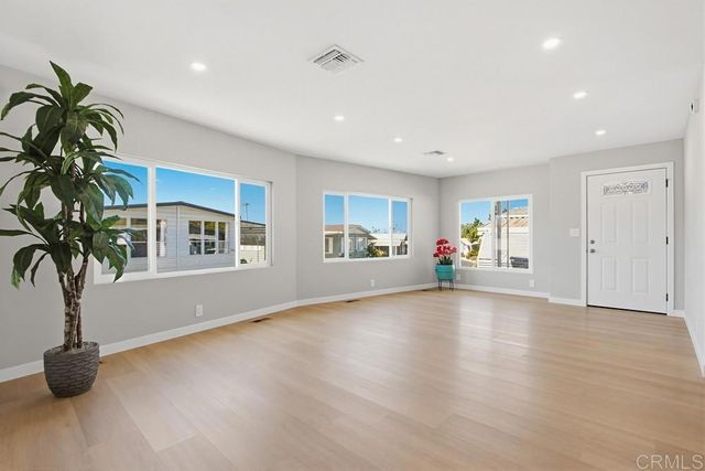 7320 San Bartolo St 217, Carlsbad, CA 92011