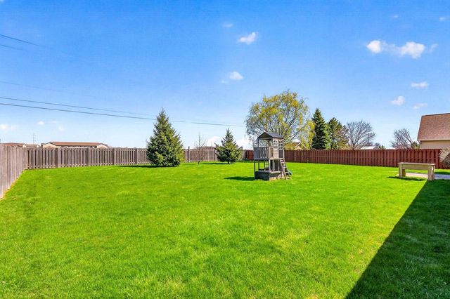 4102 E BRAEBURN DRIVE, Appleton, WI 54913