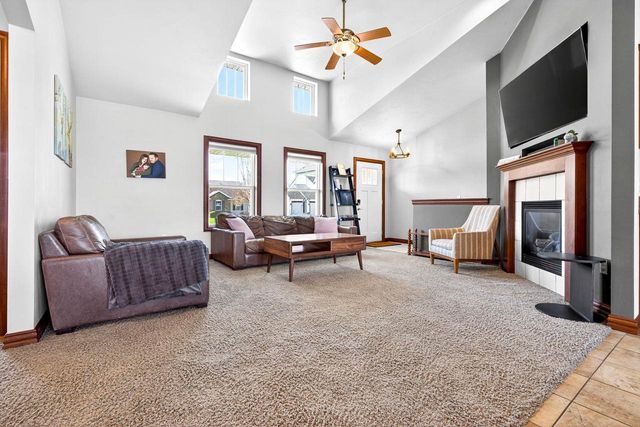 4102 E BRAEBURN DRIVE, Appleton, WI 54913