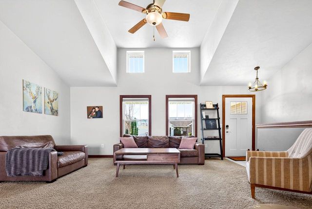 4102 E BRAEBURN DRIVE, Appleton, WI 54913