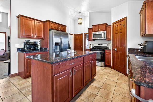4102 E BRAEBURN DRIVE, Appleton, WI 54913