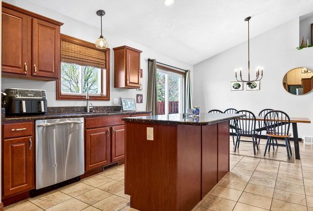 4102 E BRAEBURN DRIVE, Appleton, WI 54913
