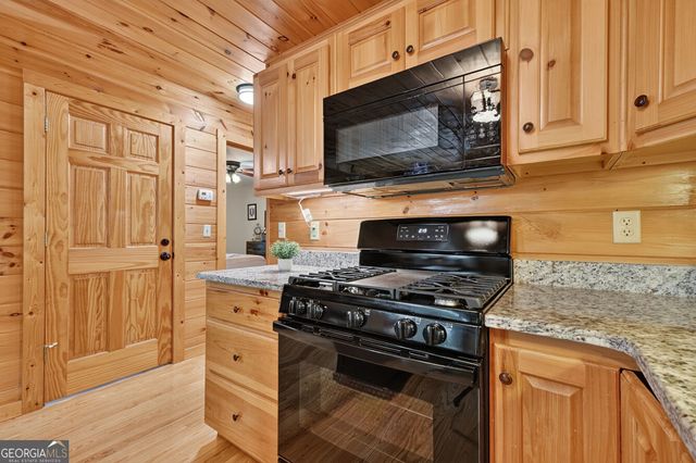612 Medina Court, Ellijay, GA 30540