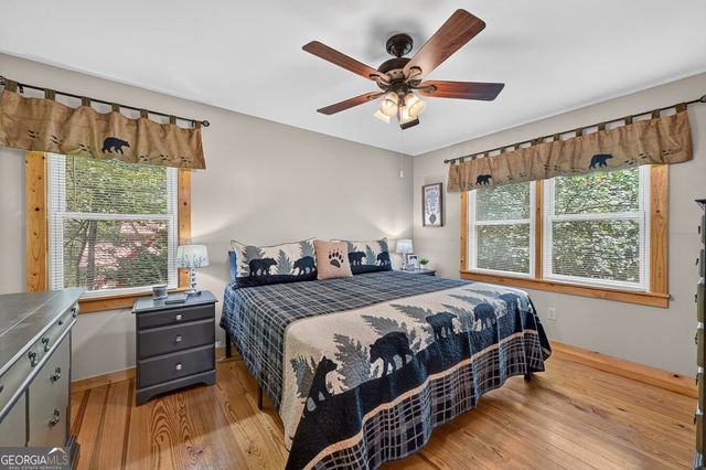 612 Medina Court, Ellijay, GA 30540