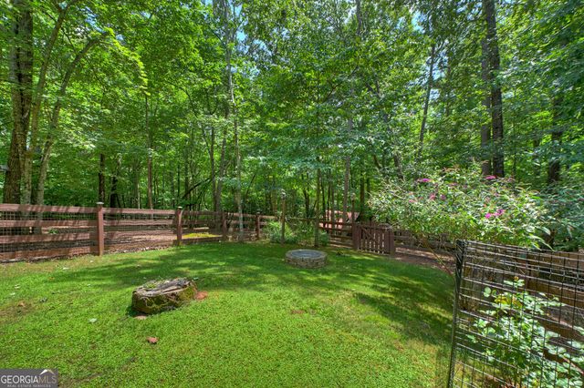 612 Medina Court, Ellijay, GA 30540