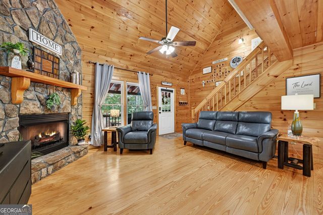 612 Medina Court, Ellijay, GA 30540